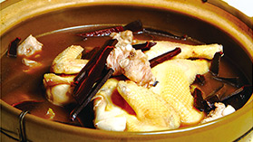 鲜灵芝煲走地三黄鸡汤