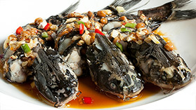 腊豆酱蒸黄骨鱼